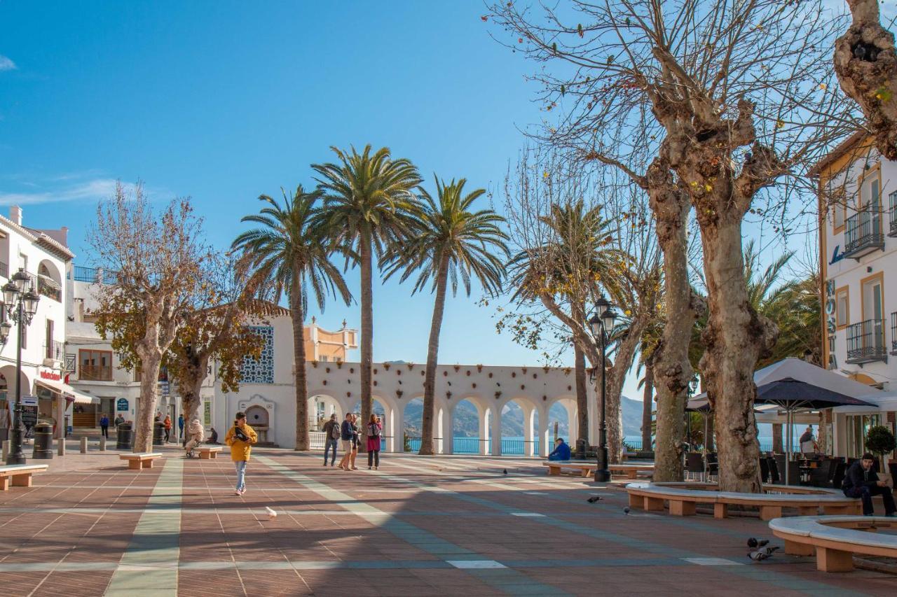 Apartamentos en Plaza de España Recién construidos Nerja Esterno foto