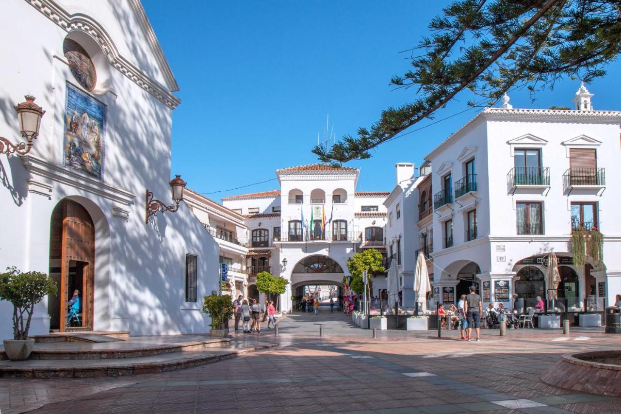 Apartamentos en Plaza de España Recién construidos Nerja Esterno foto